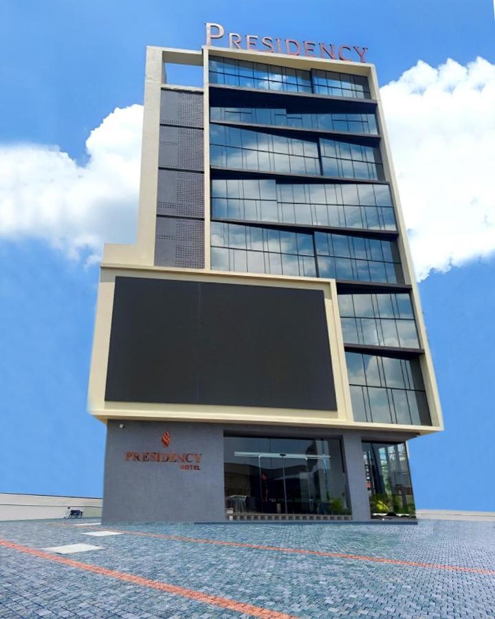 Presidency Airport Hotel Kochi 외부 사진