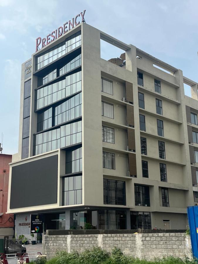 Presidency Airport Hotel Kochi 외부 사진