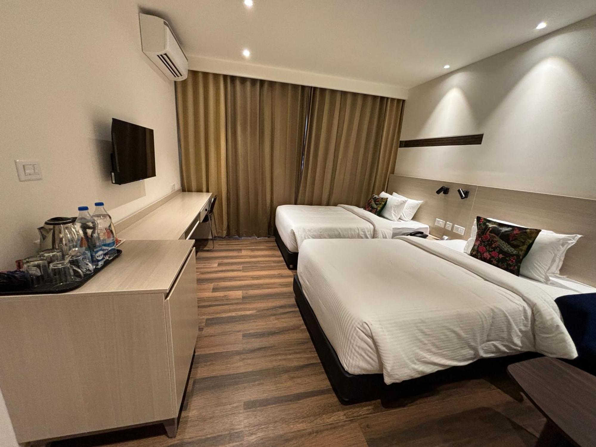 Presidency Airport Hotel Kochi 외부 사진