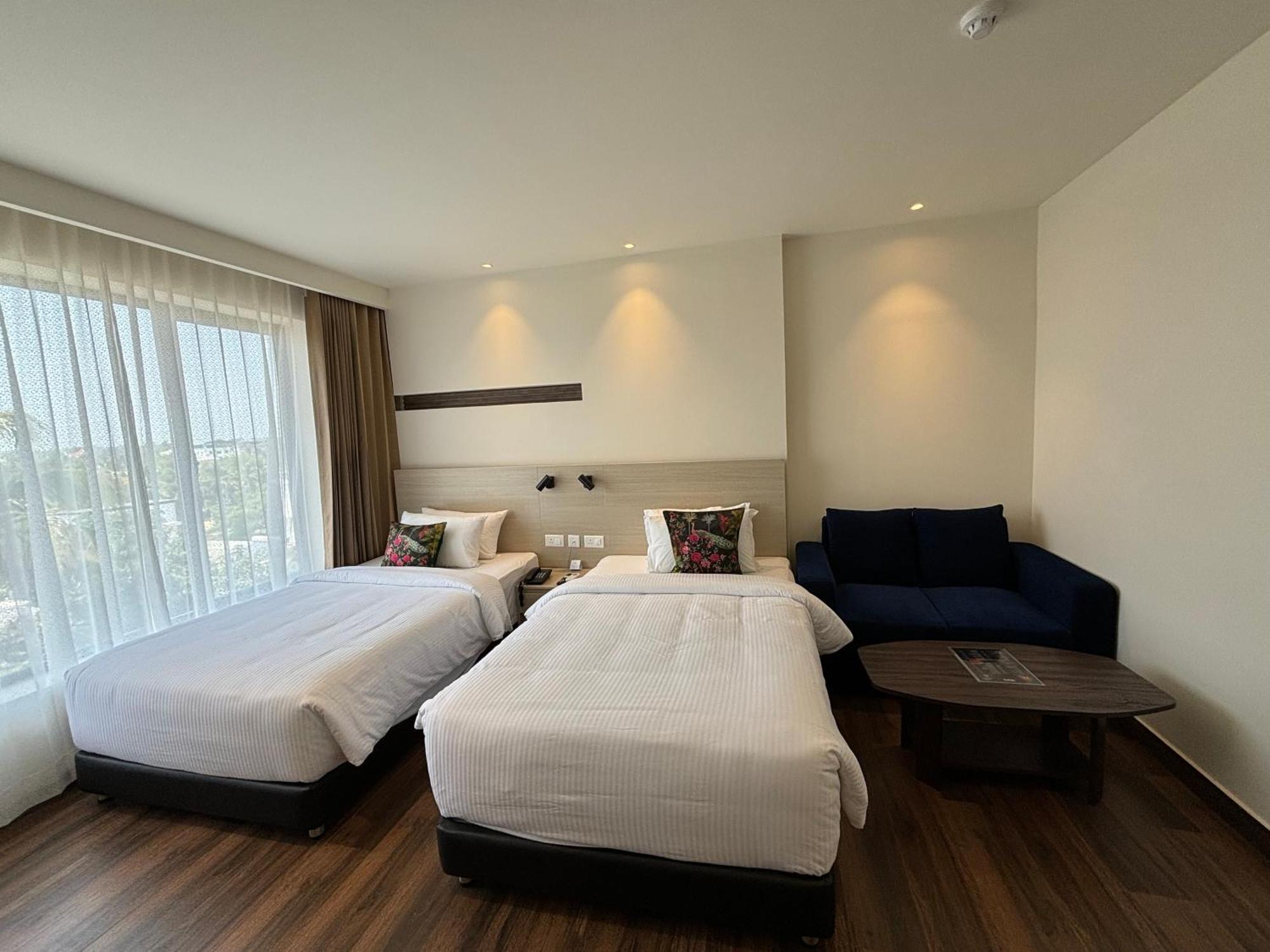 Presidency Airport Hotel Kochi 외부 사진