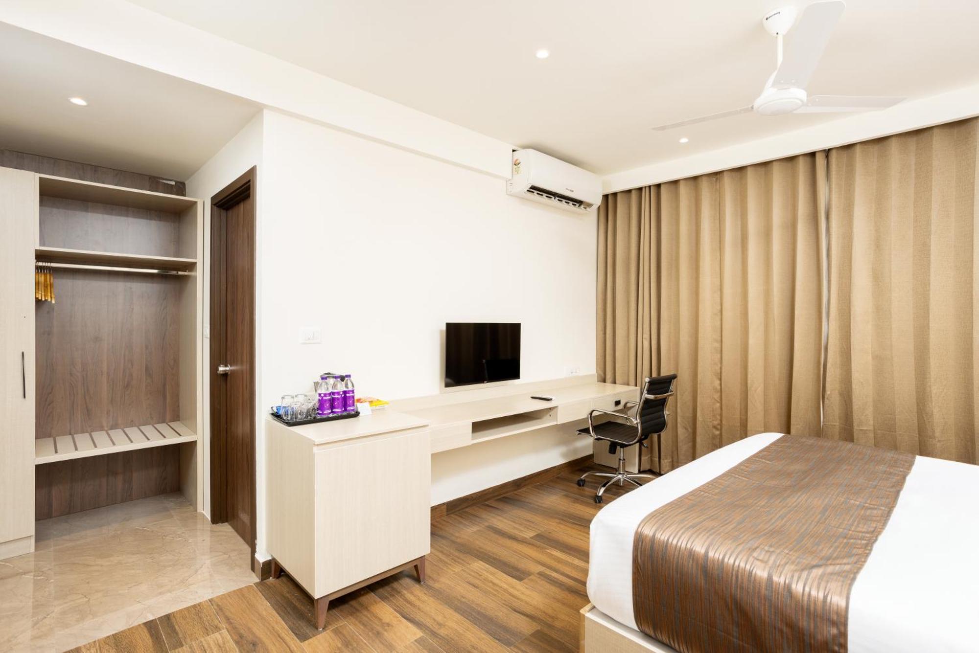 Presidency Airport Hotel Kochi 외부 사진