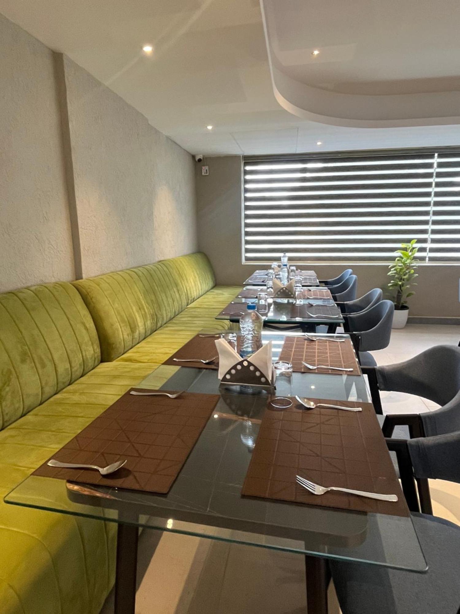 Presidency Airport Hotel Kochi 외부 사진