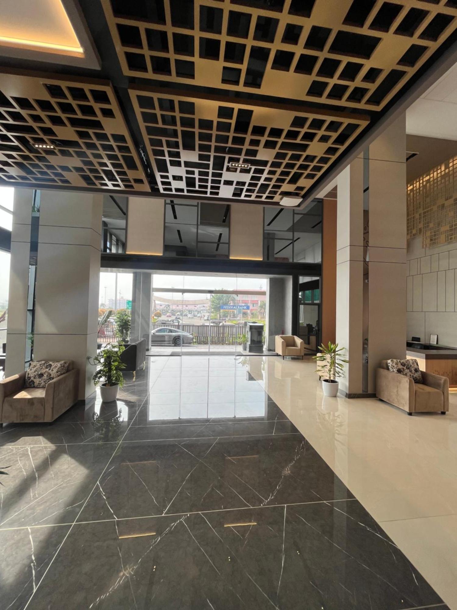 Presidency Airport Hotel Kochi 외부 사진
